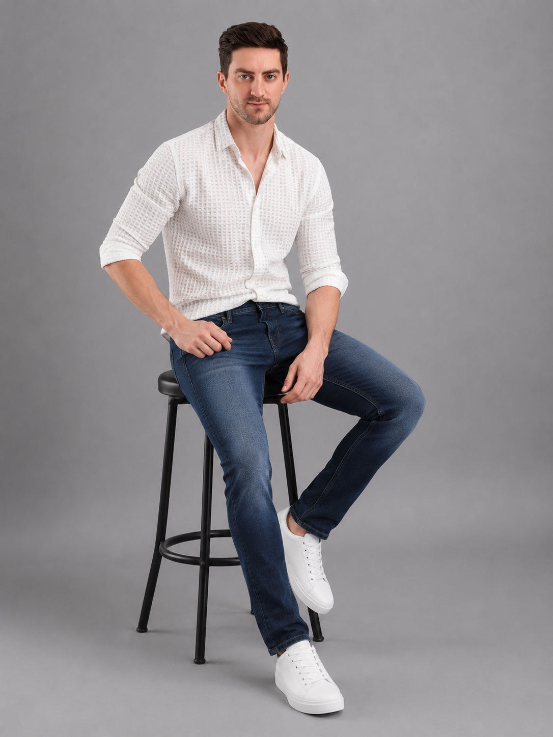 Men Narrow Fit Mid Blue Jeans