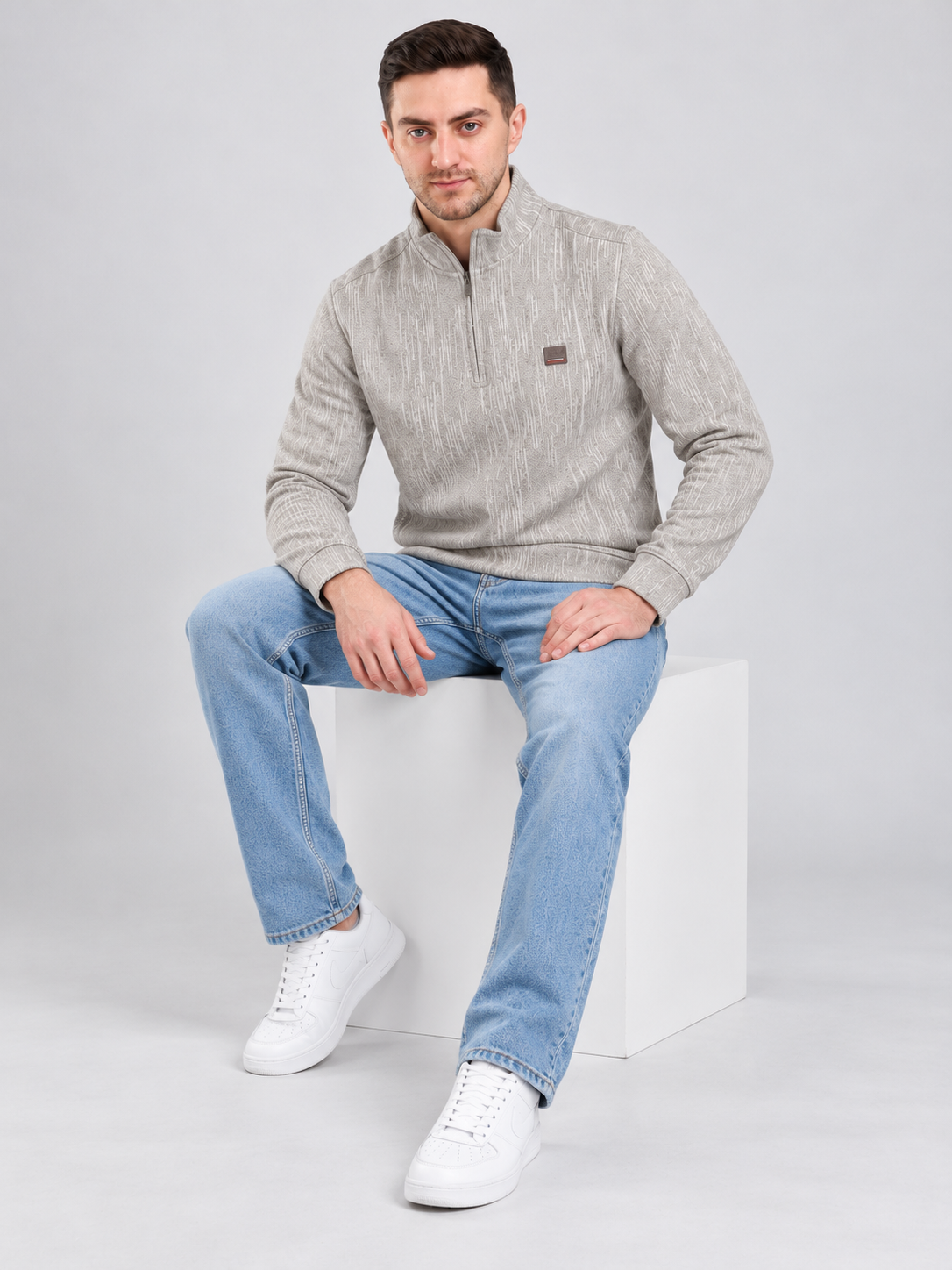 Off White Colour Regular Fit Primium Sweatshirt