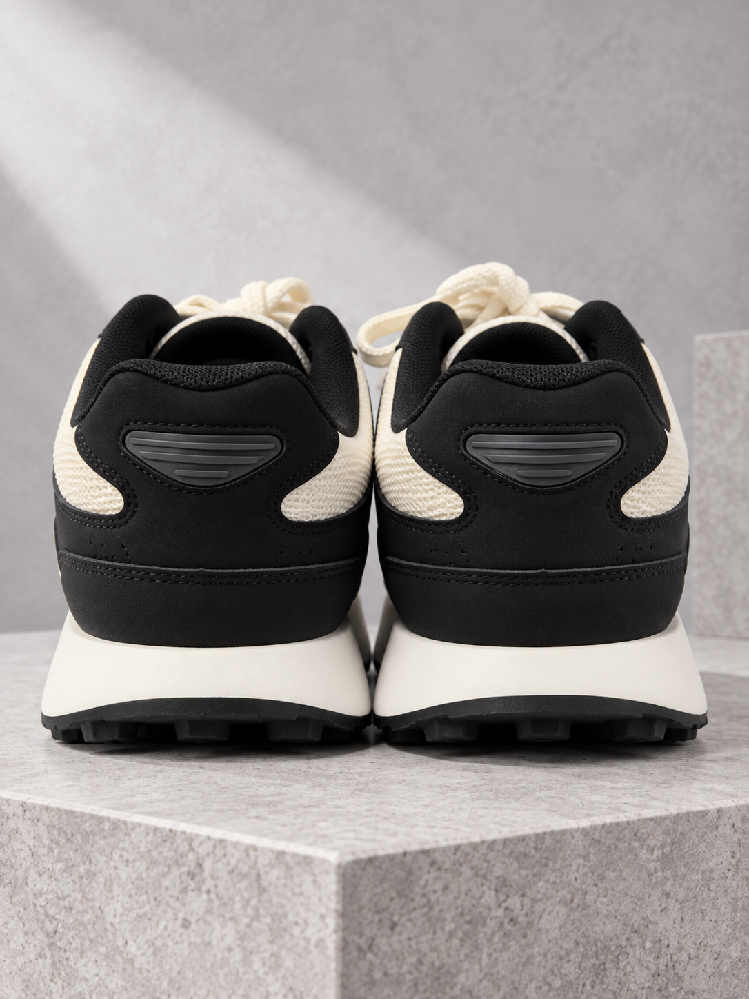 Men's Primum Black White Colour Casual Shose