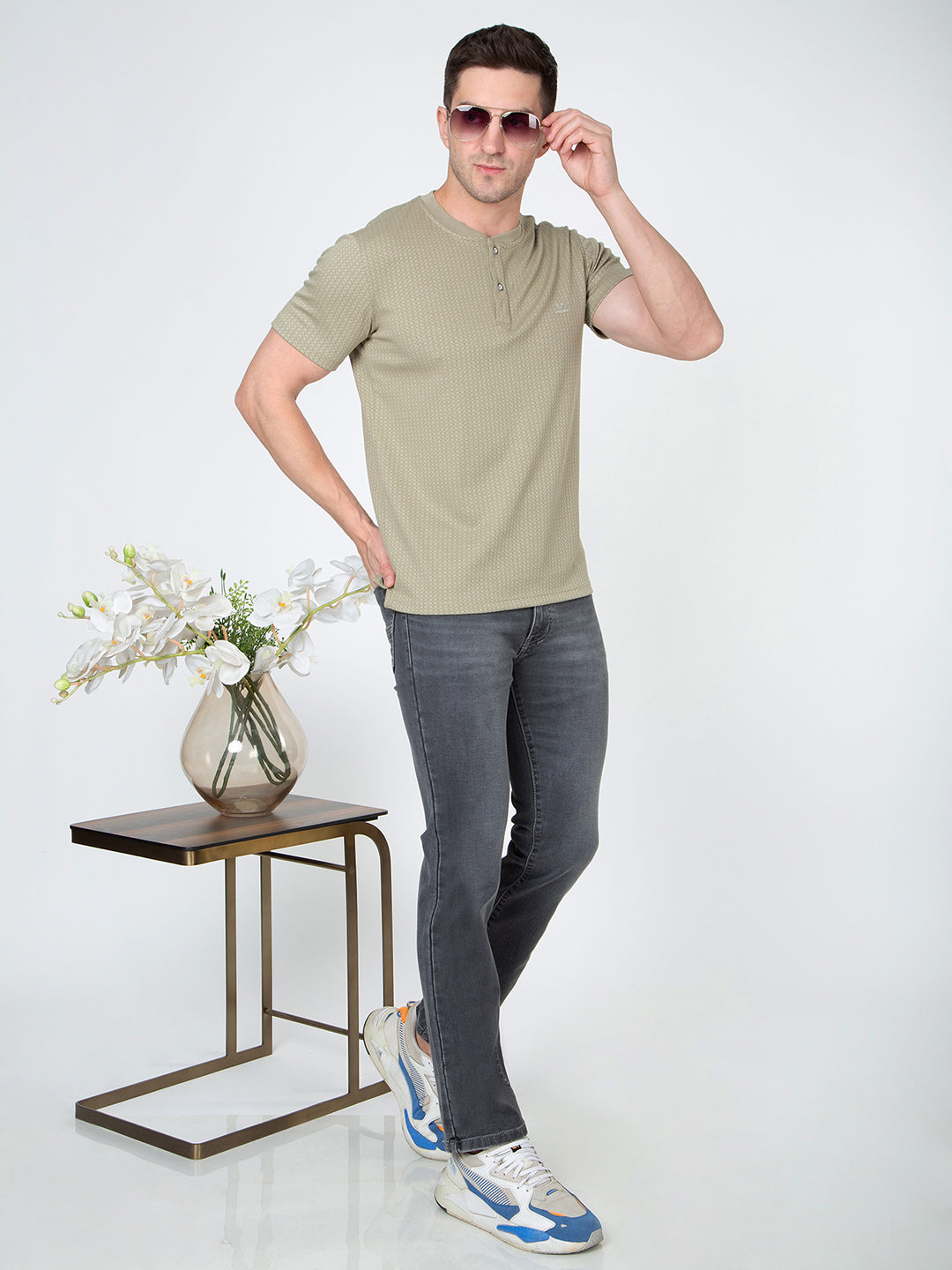 Men Green Round Neck Henley Nick T-Shirt