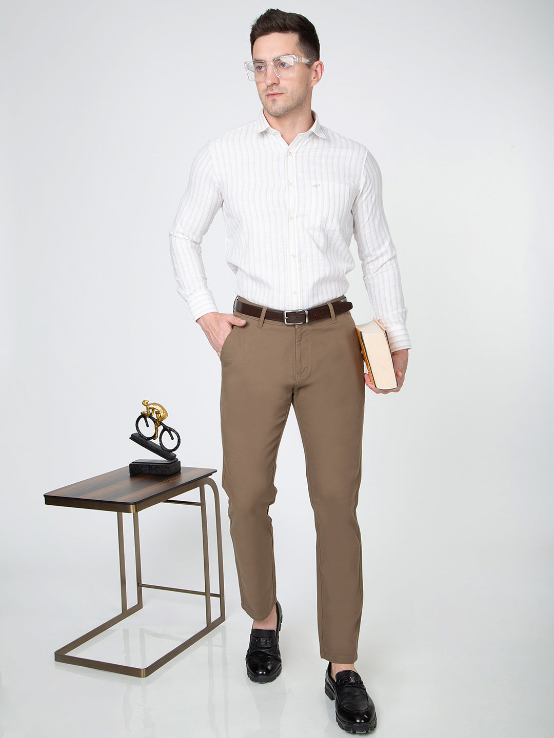 Men Linning Off White Shirt