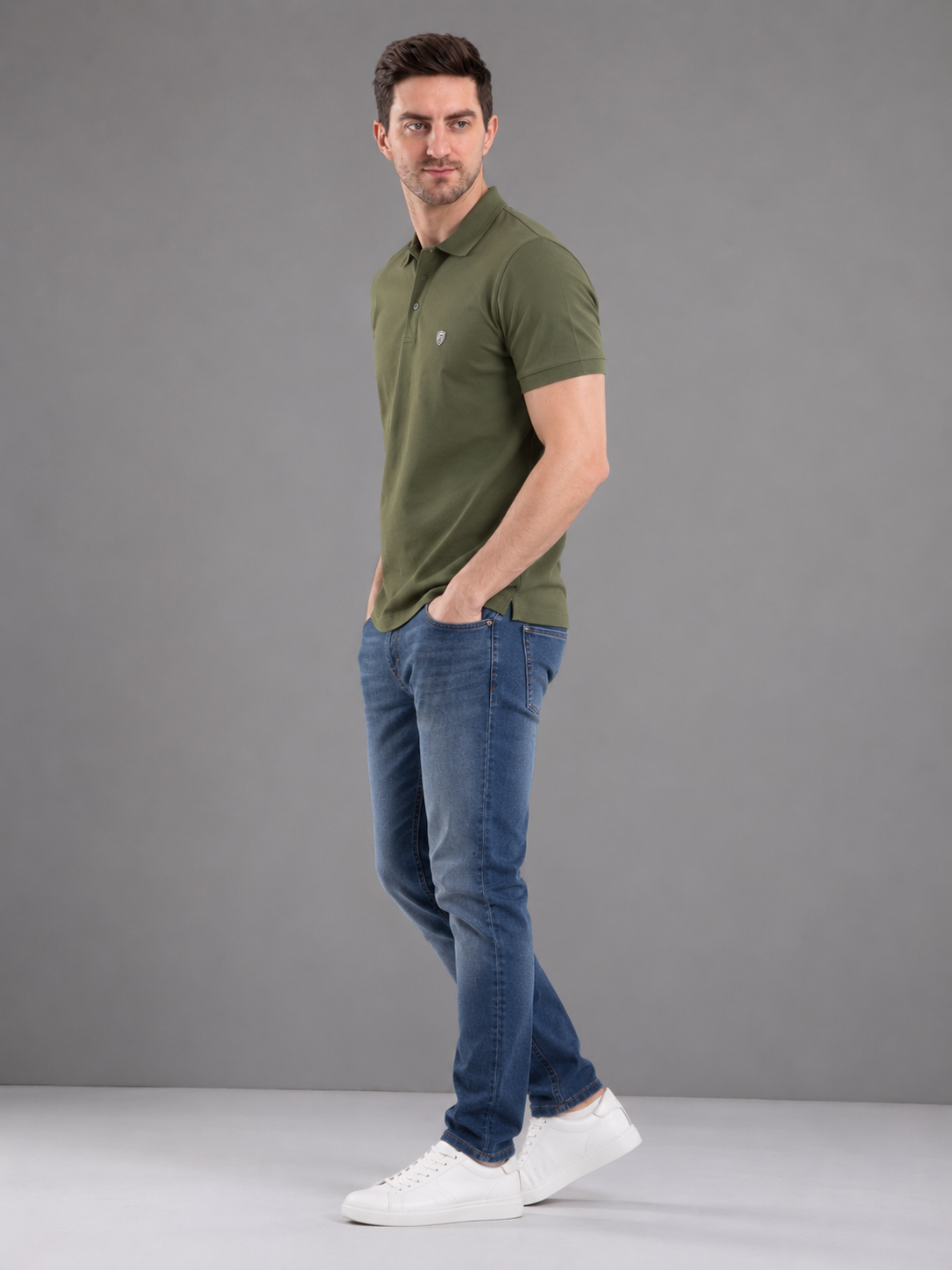 Men Green Color Solid Polo T-Shirt