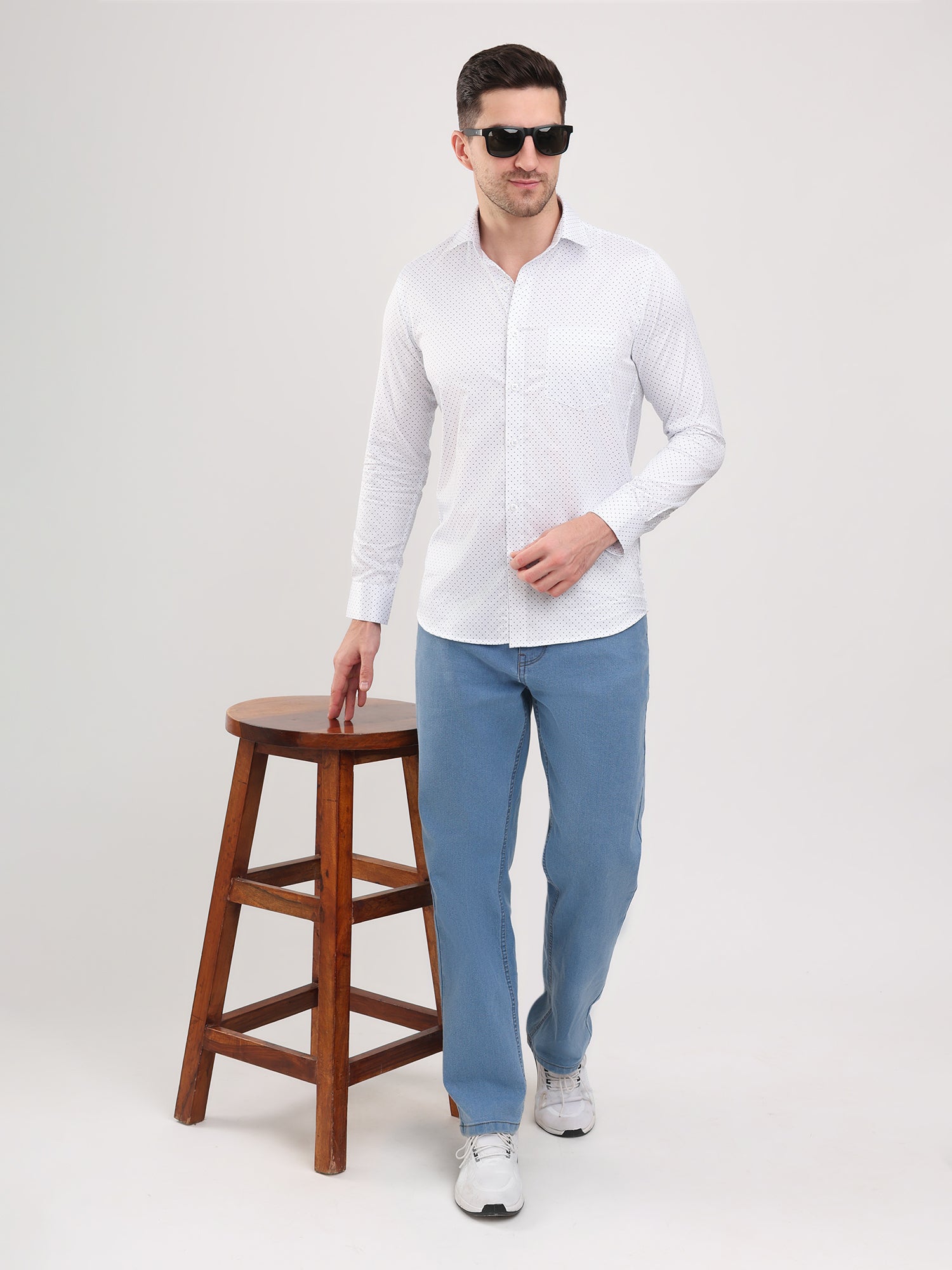 Men White classic and formal shirt