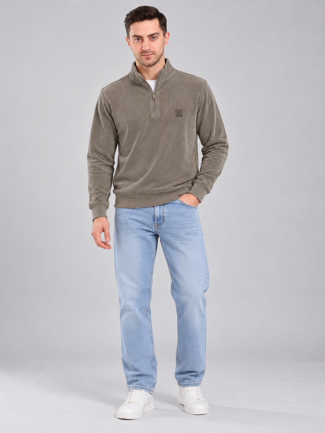 Green Colour Regular Fit  Primium Sweatshirt