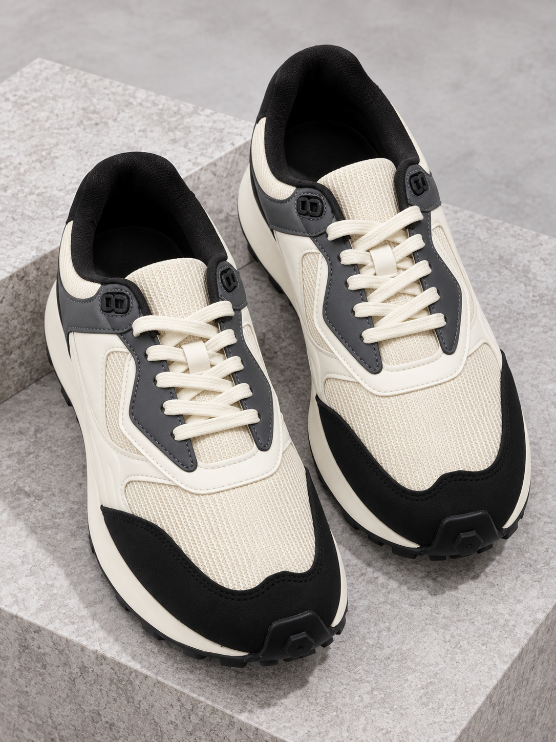 Men's Primum Black White Colour Casual Shose