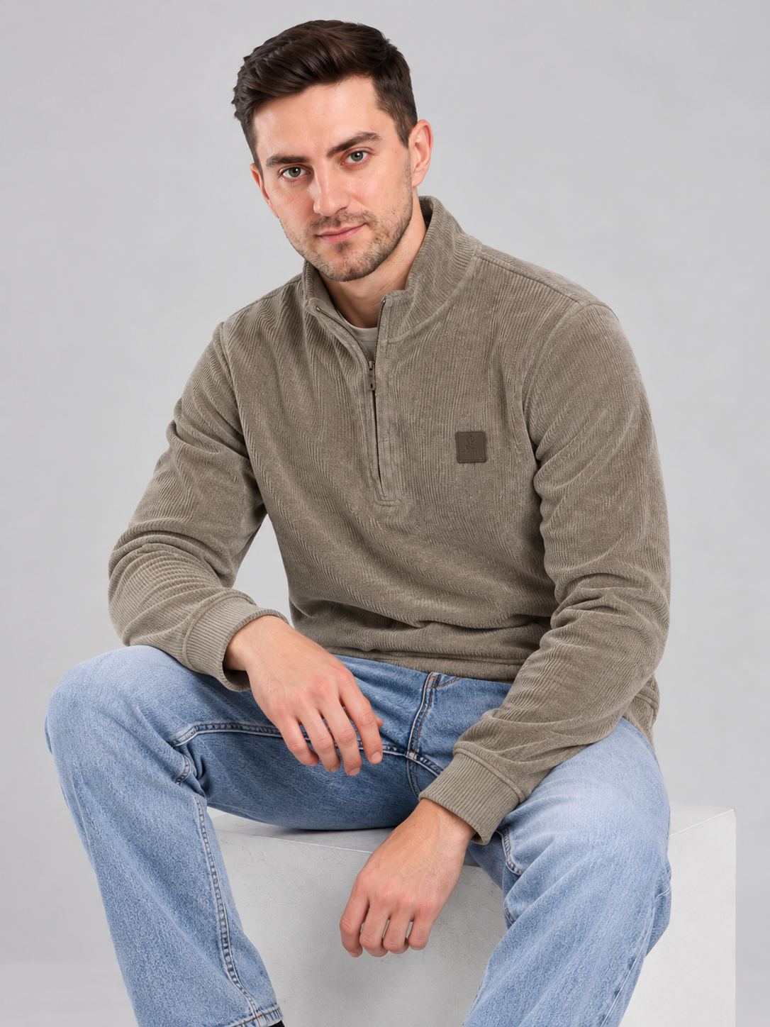 Green Colour Regular Fit  Primium Sweatshirt