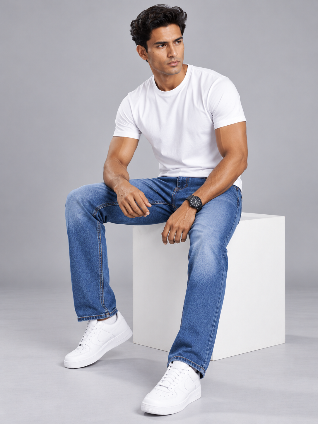 Men Straight Fit Mid Rise Denim Jeans