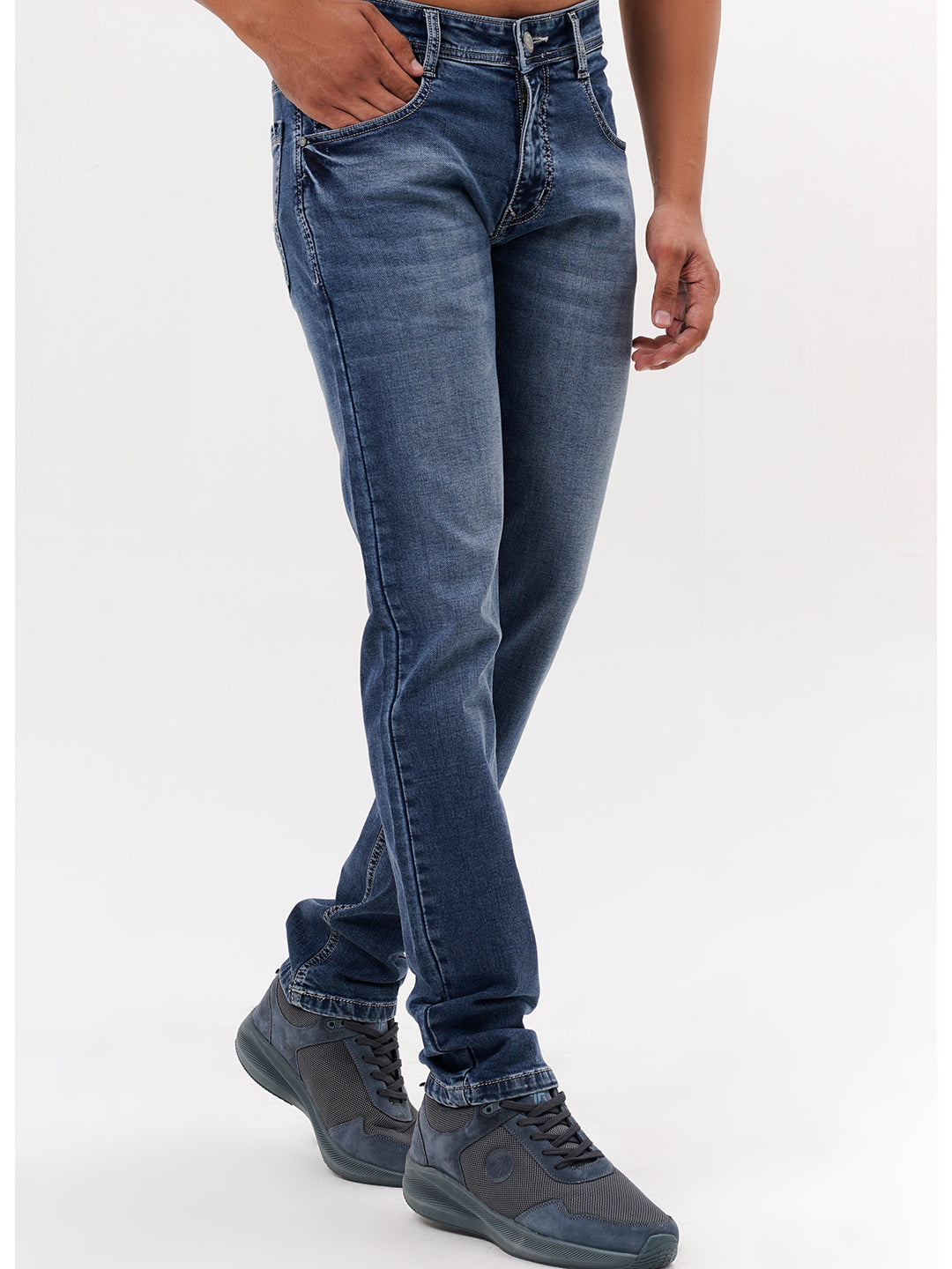Men Mid Blue Straight Fit Denim