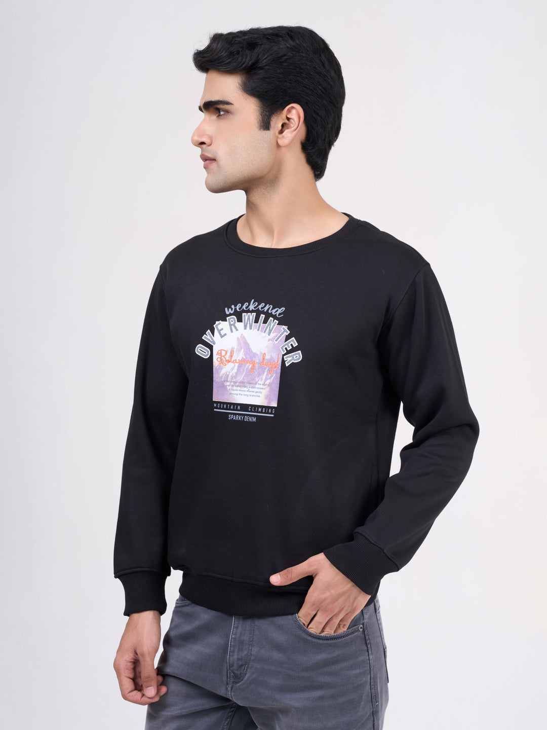 Men's Black Solid Full Sleeves Sweatshirt