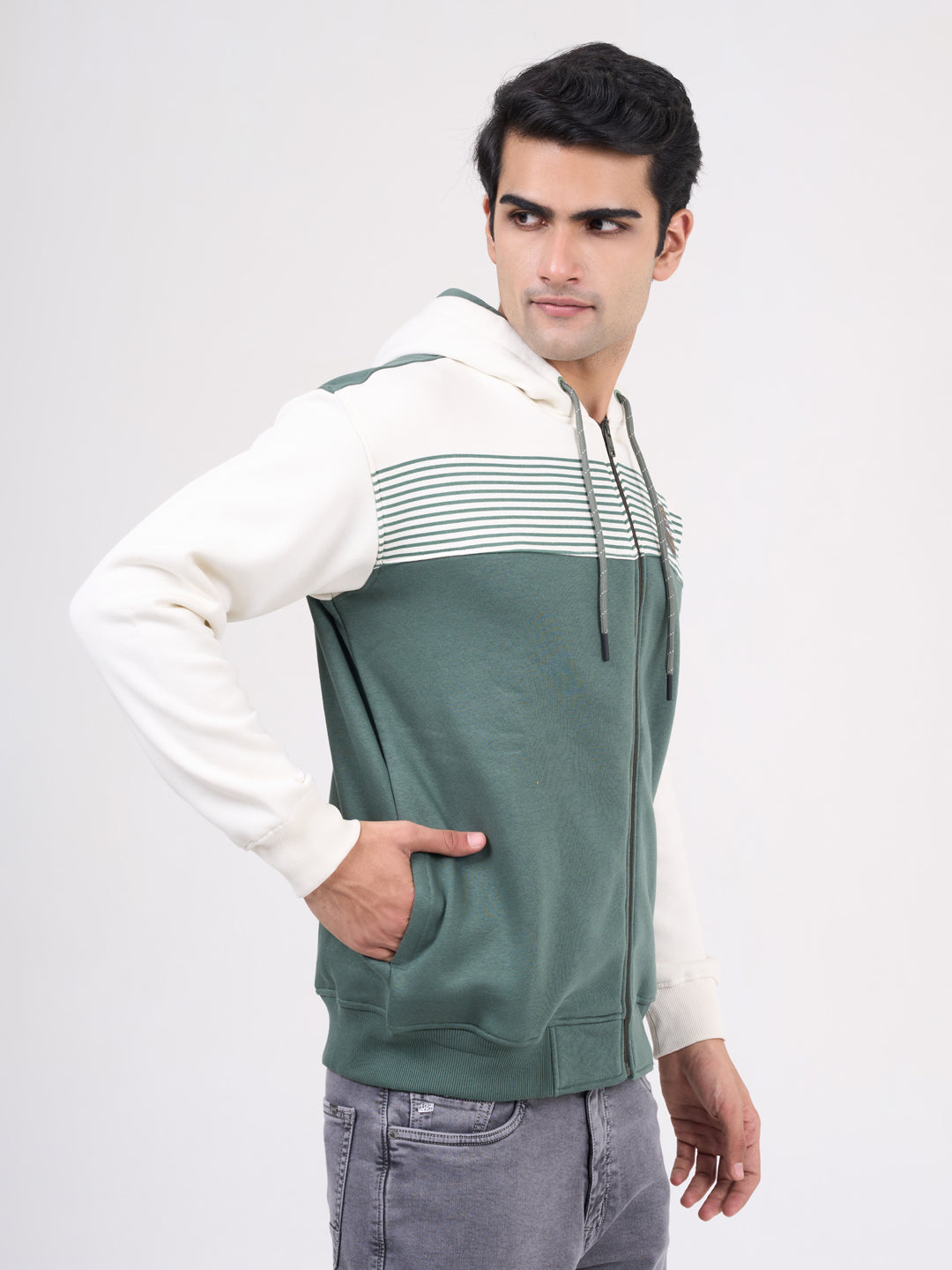 Men's Green Solid Full Sleeves Sweatshirt