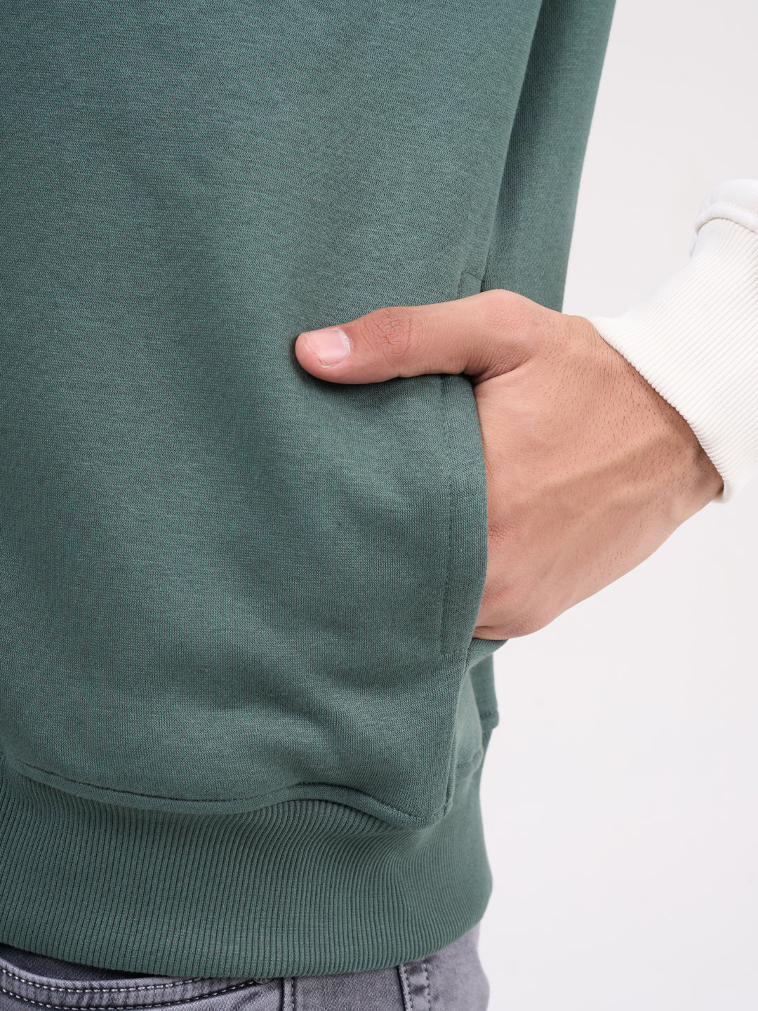 Men's Green Solid Full Sleeves Sweatshirt