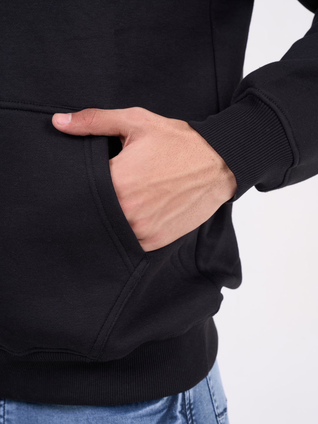 Men's Black Solid Full Sleeves Sweatshirt