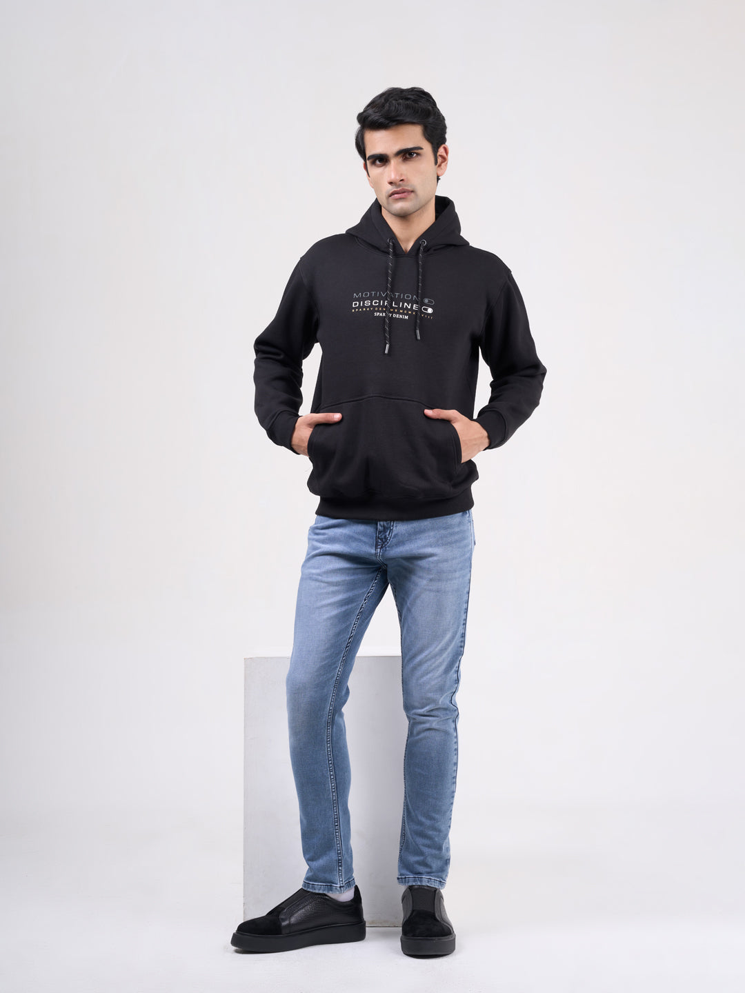 Men's Black Solid Full Sleeves Sweatshirt