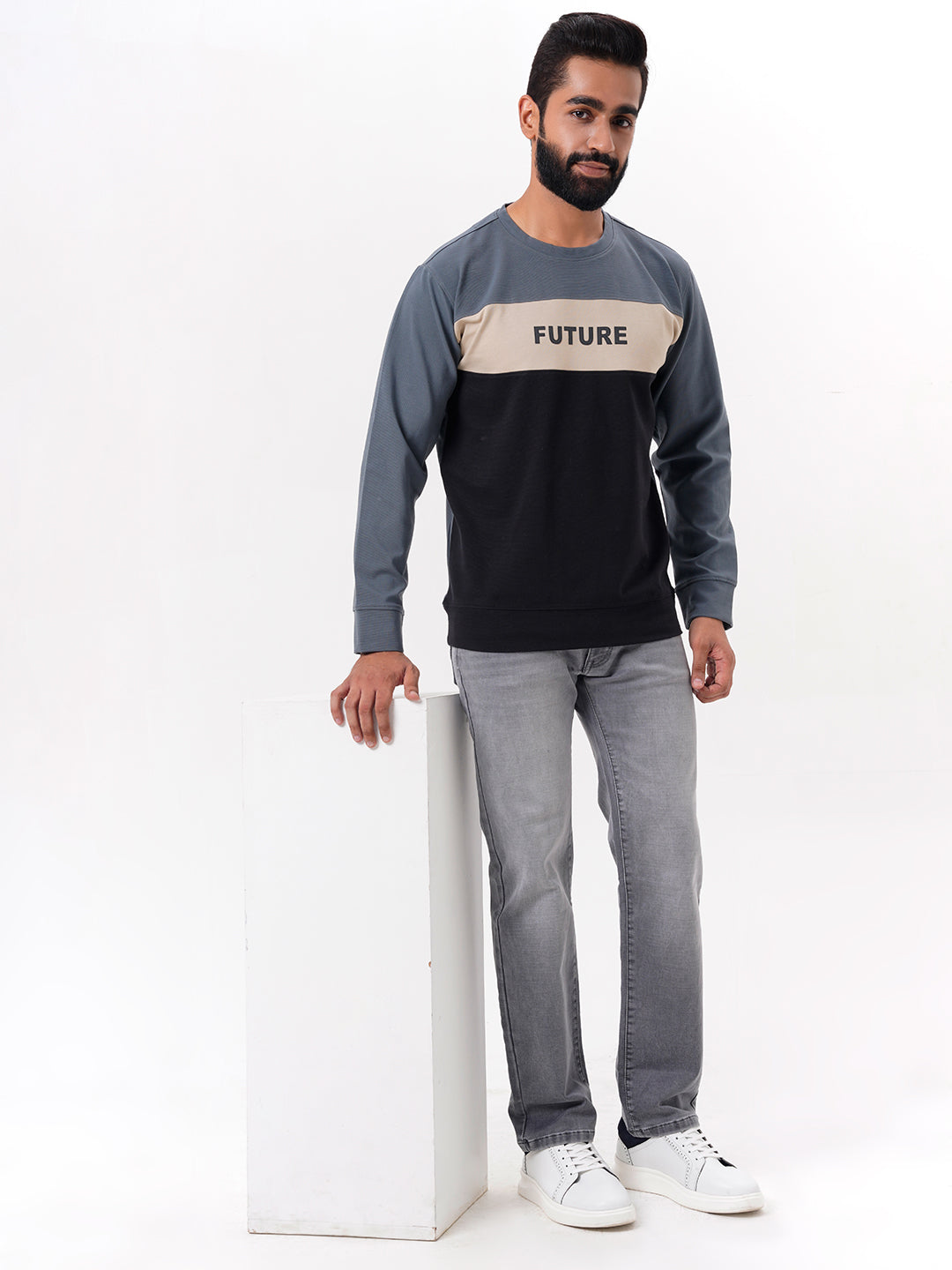 Men Dark Grey Straight Fit Denim