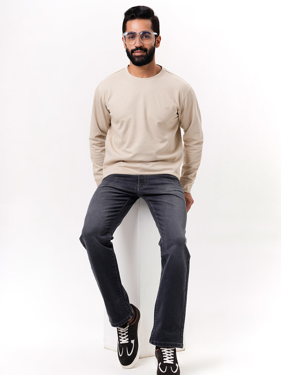 Men Dark Grey Straight Fit Denim