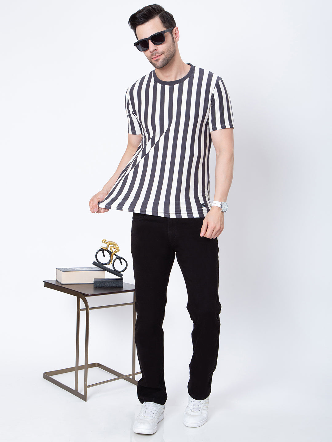 Mens Round Neck Vertical Stripers Tshirt